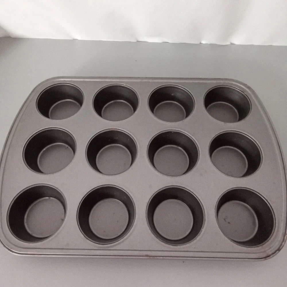 Dark Gray Nonstick 12 Cup Muffin Pan Cupcake Baking Tin 15.5 x 11 Inch